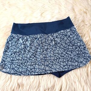 EUC Title Nine Sporty Abstract Pattern Seamseal Skort Size M